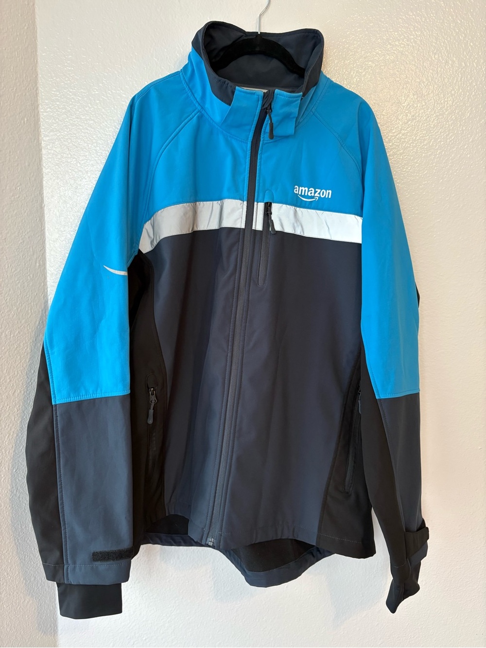 Official Amazon Driver Luly Yang Insulated Reflective Hooded Jacket Men’s XXL - Picture 4 of 15